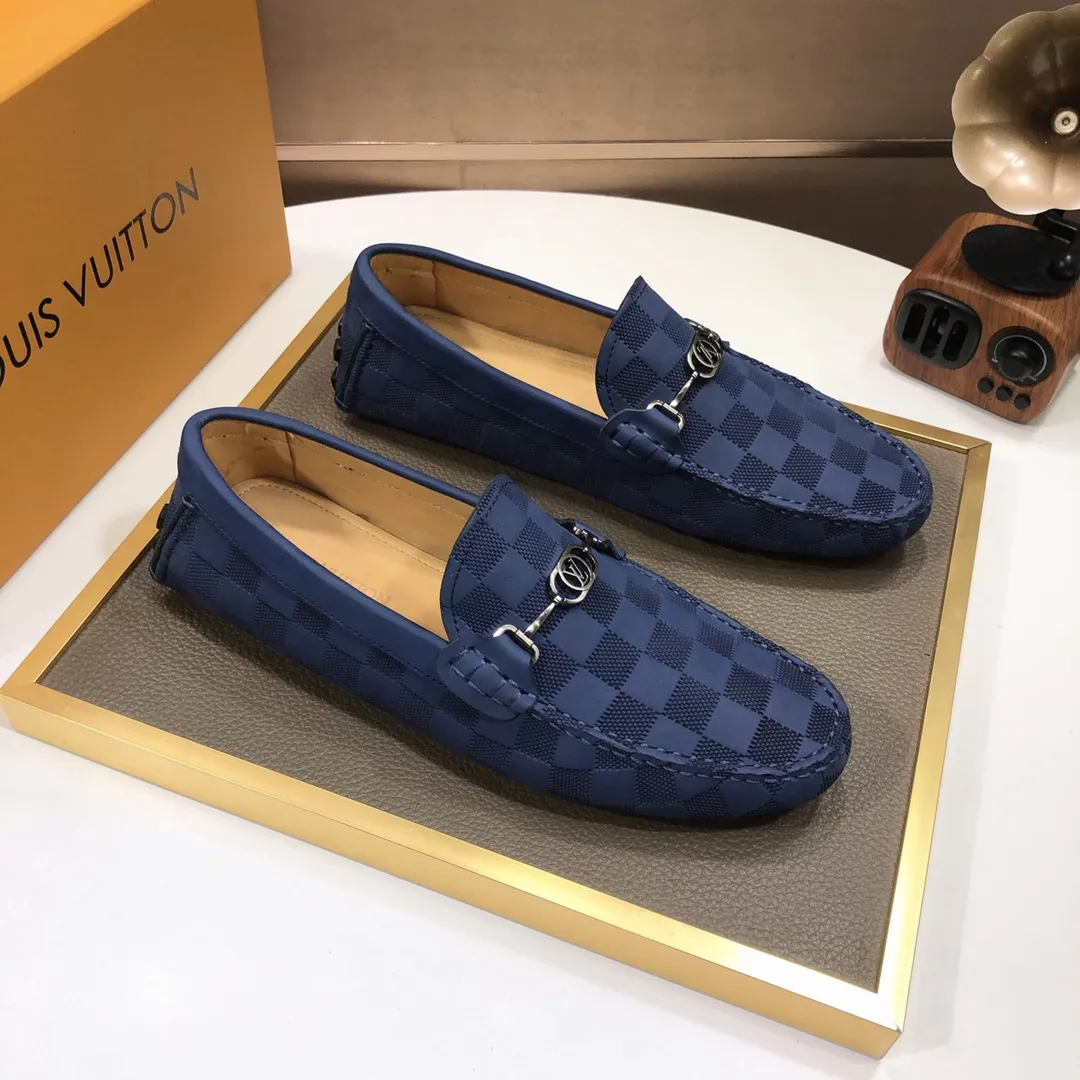 Men's men's shoes 💰420💰 [LV Doudou shoes] (water-dyed cowhide lining) new model is on the market, available on the official website. The new Doudou shoes are processed into single-color materials, and the uppers are made of imported cowhide material. The body of the shoe is fully hemmed with mark thread, and is lined with imported original cowhide leather. The elegant shoe shape is super suitable for all-matching, and the size is 38-44.
